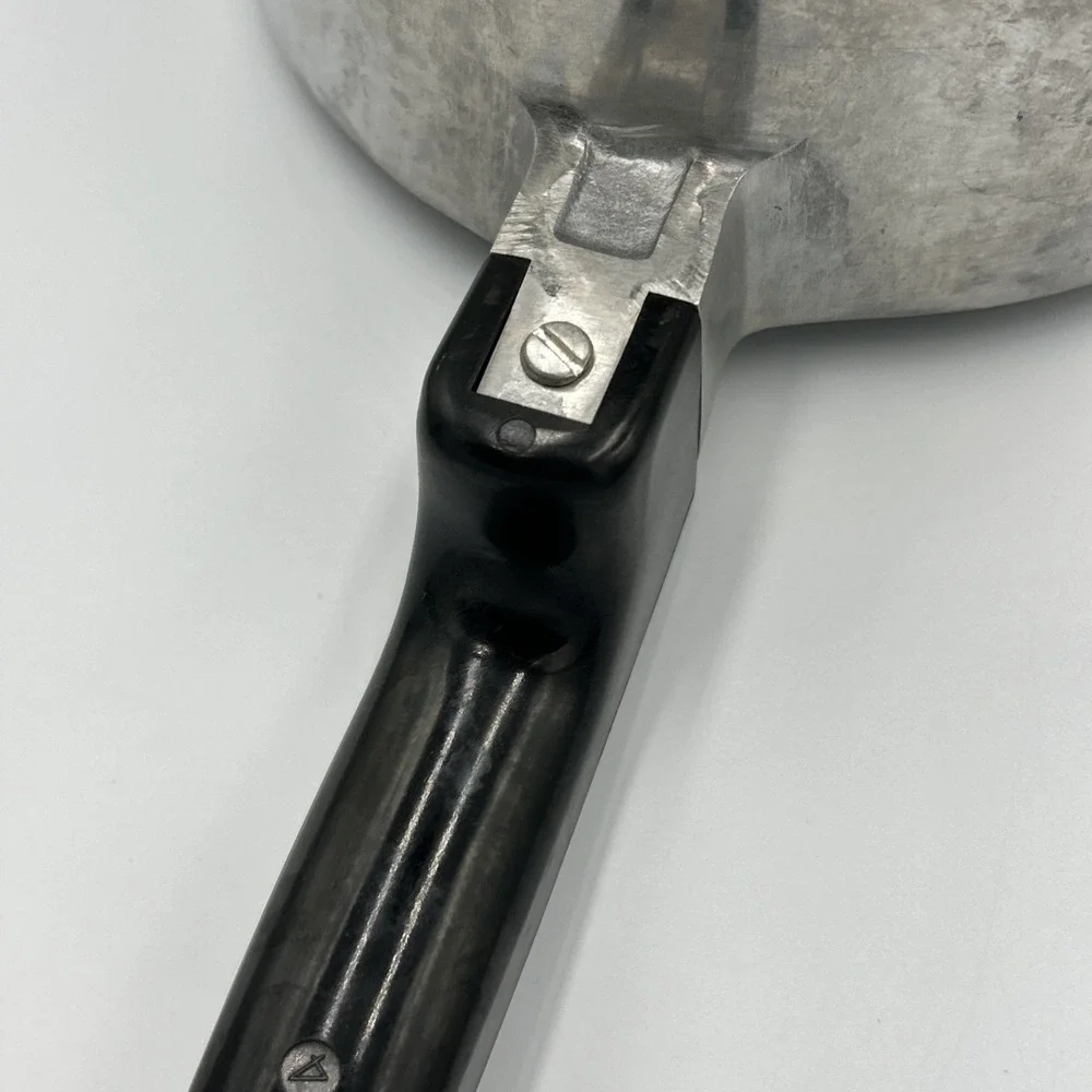 Vintage Magnalite Classic 2 Qt‎ Sauce Pan Double Spout With Lid 4682 Made In USA